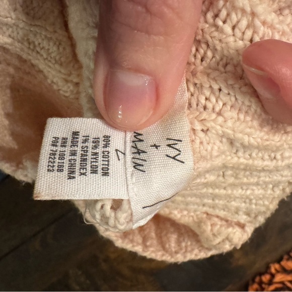 Ivy + Main cream sweater size large like new - Picture 4 of 4